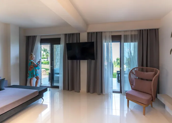 Helios Blue Kassandra Вилла