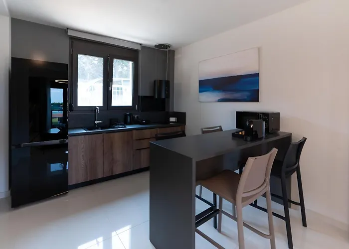 Вилла Helios Blue Kassandra Криопиги