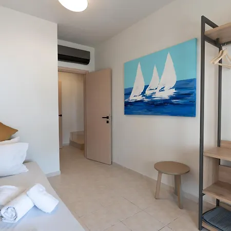 Vila Helios Blue Kassandra Kriopigi