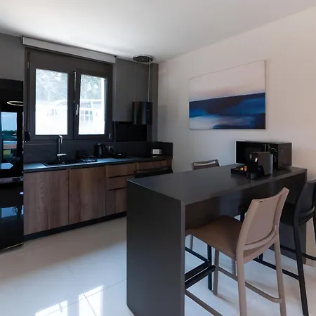 Vila Helios Blue Kassandra Kriopigi